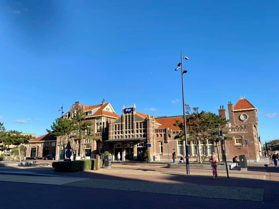 Beach Clubs and Dining