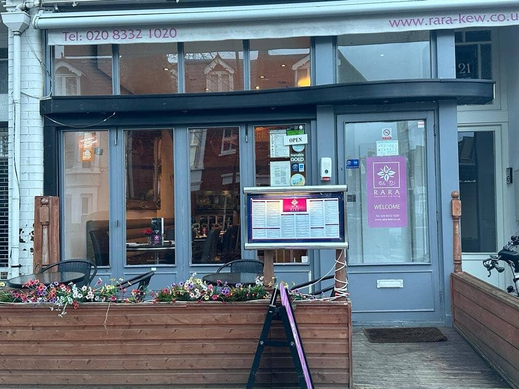 Vibrant and Inviting Decor