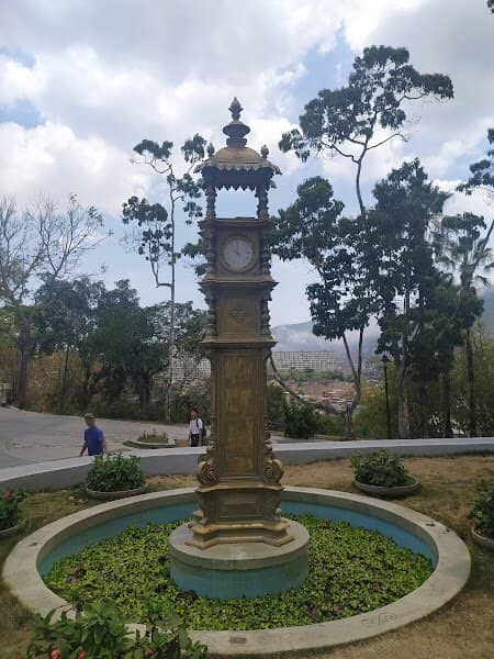 Historical Statues & Monuments