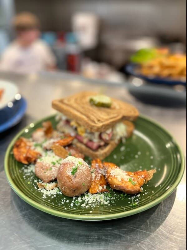 Cozy Atmosphere & Local Art