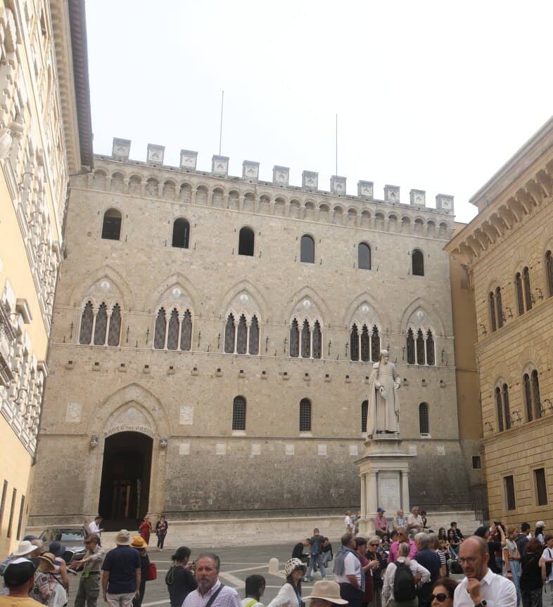 Statue of Sallustio Bandini