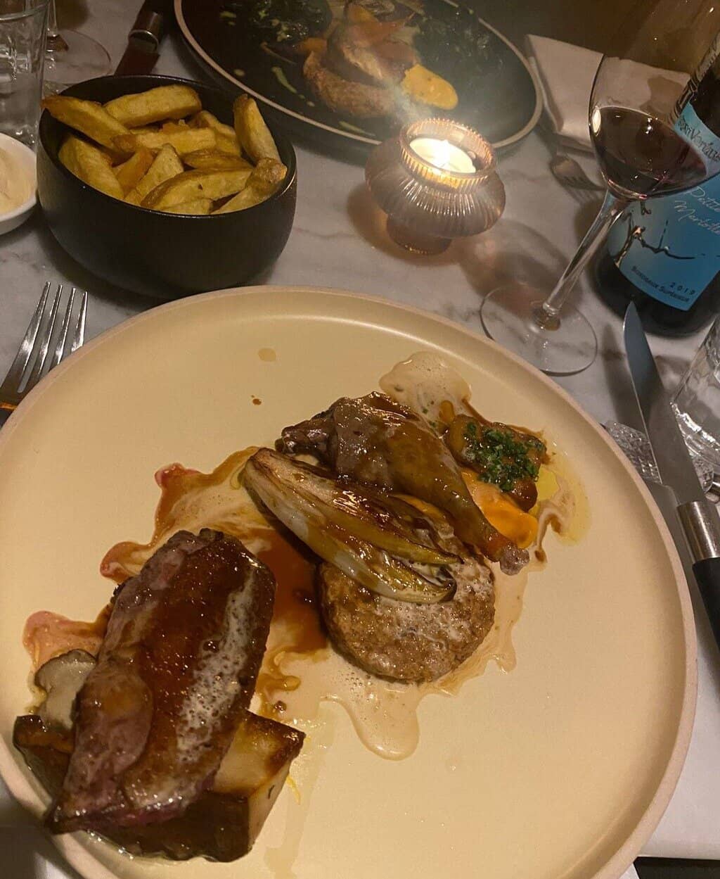 Warm & Refined Atmosphere