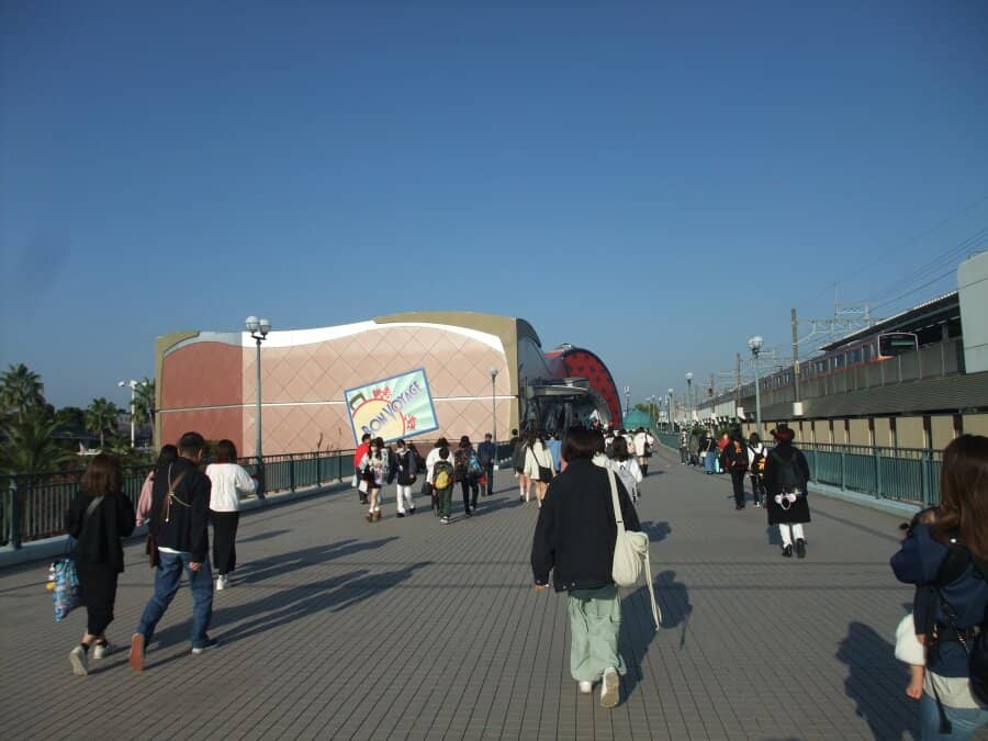 Giant Suitcase Exterior