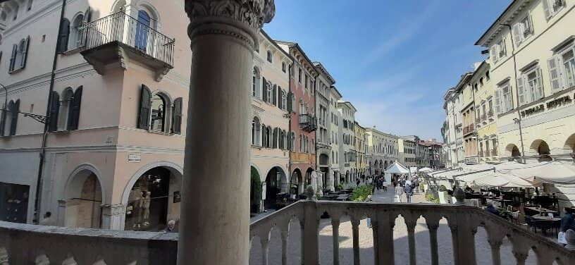 Piazza del Duomo Views