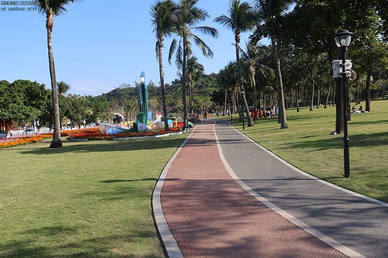 Statue of the Fisher Girl