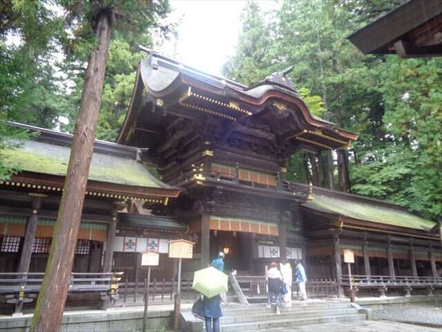 Peaceful Shrine Grounds