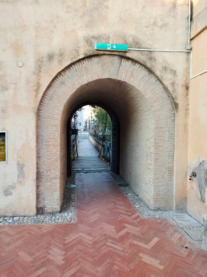 Roman Uniforms and Artifacts