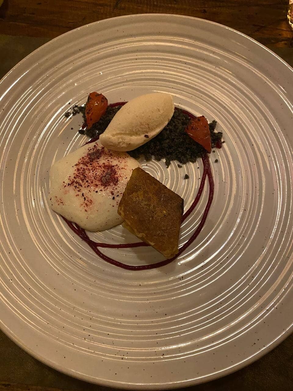 Pancakes de maíz with pixtle ice cream