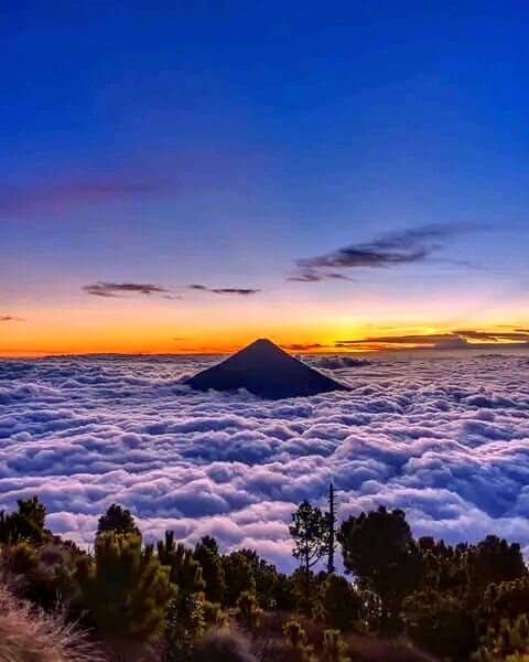 Summit Views of Neighboring Volcanoes