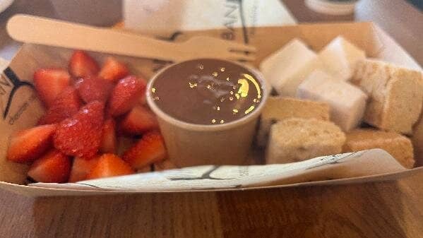 Charming Waterfront Cafe