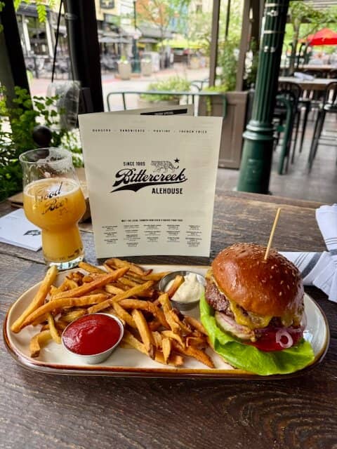 Trendy Downtown Ambiance