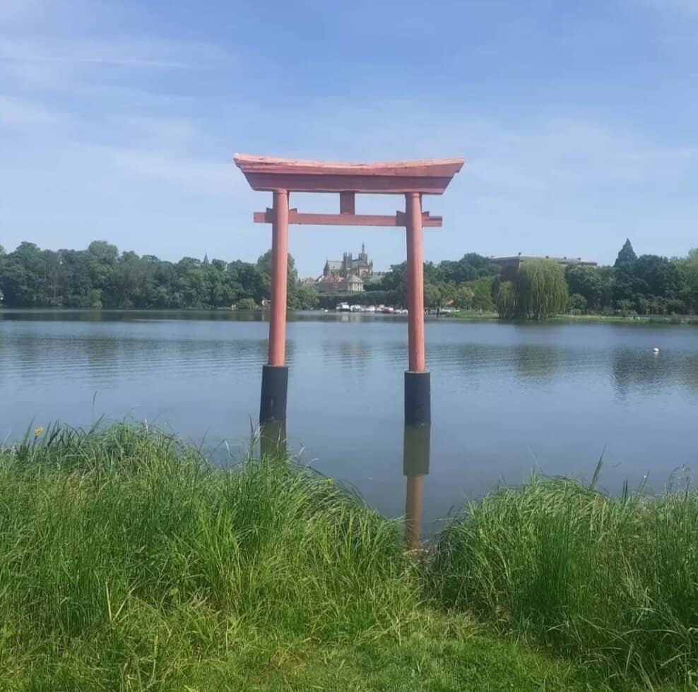 Chinese Arch Photo Spot
