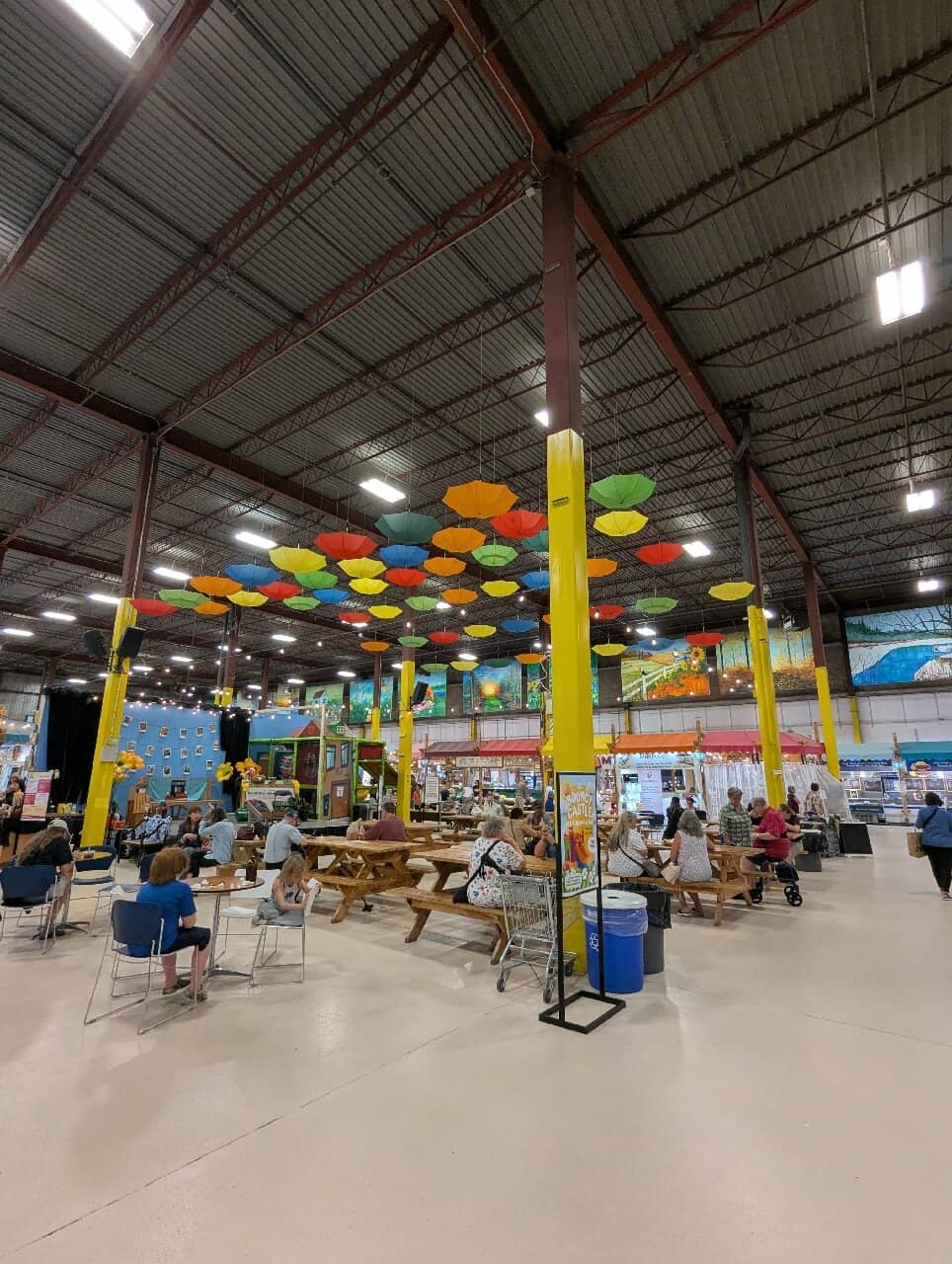 Fresh Fruit & Juices