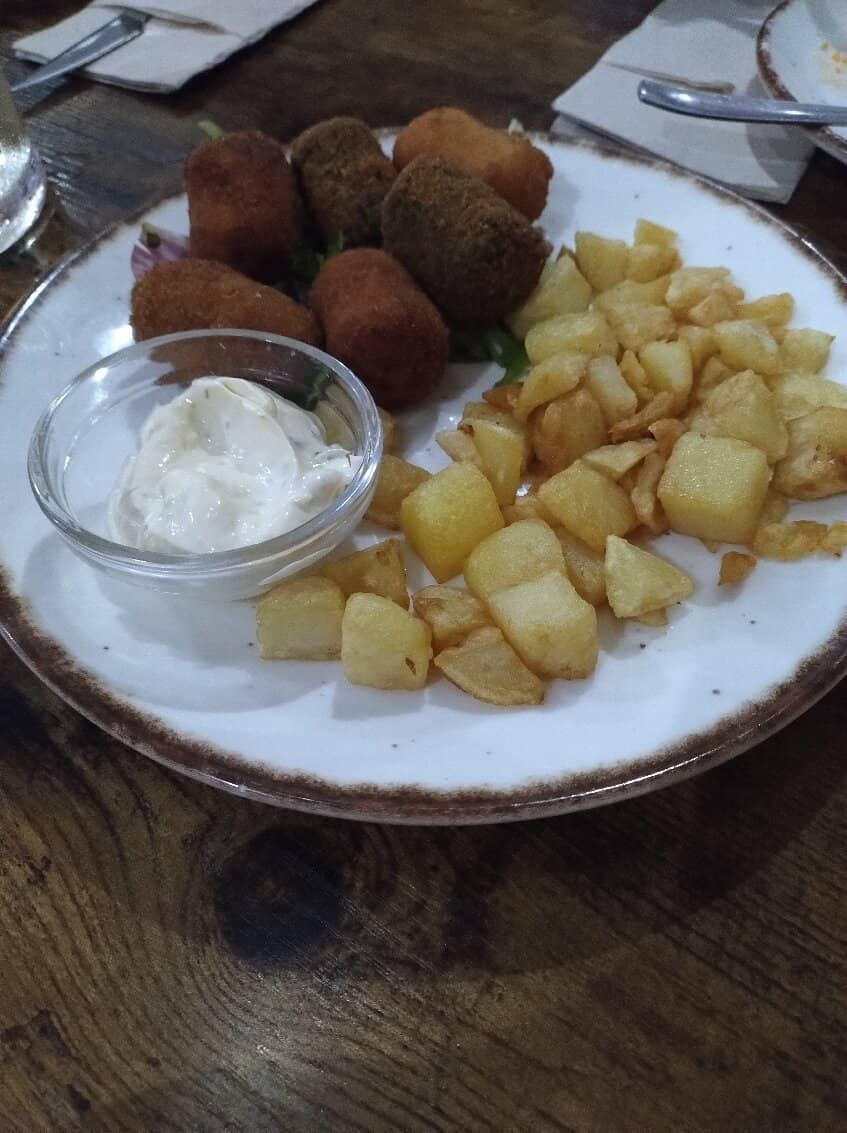 Fresh Seafood & Local Wines