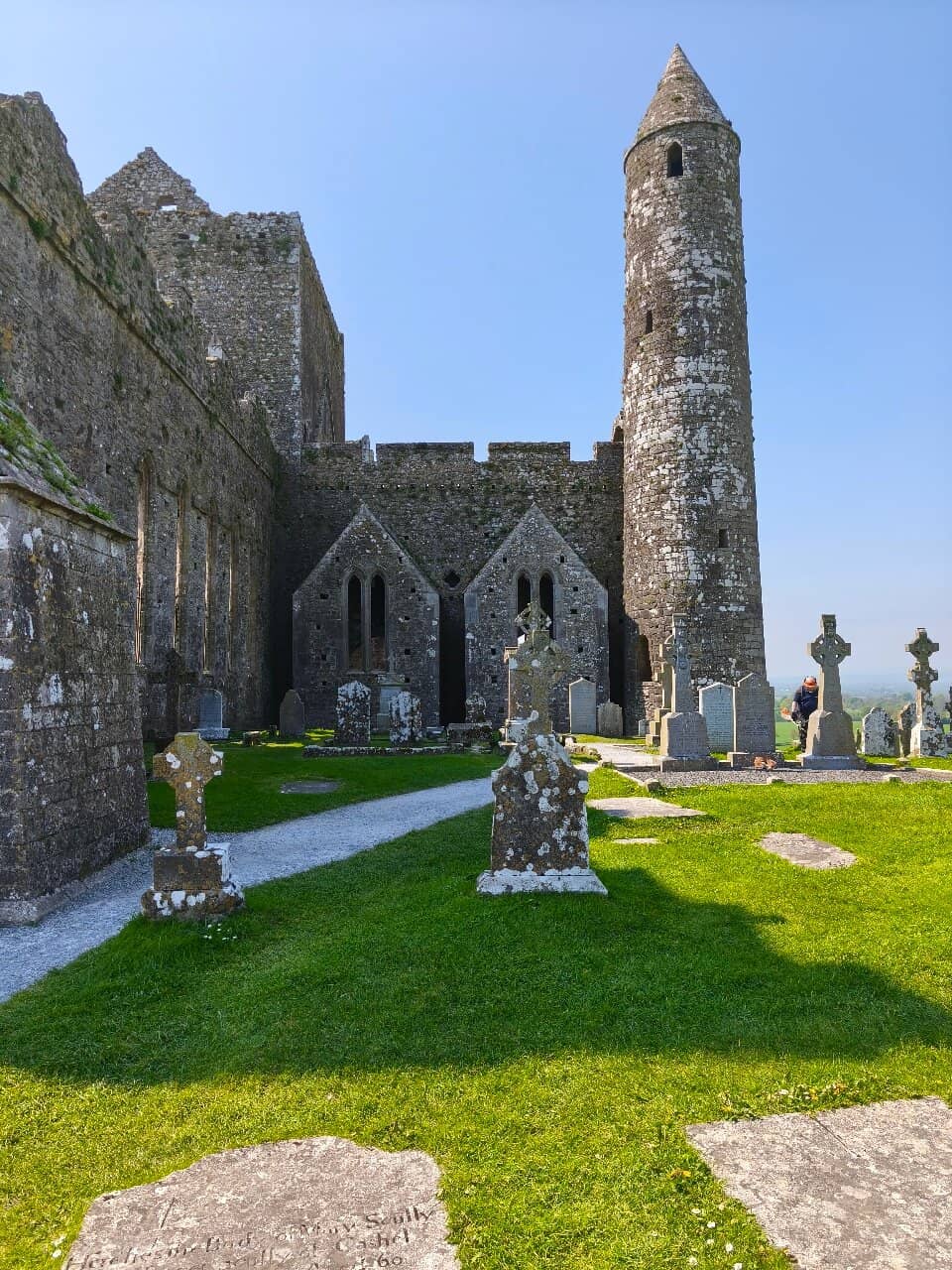 Rock of Cashel (2026) – Best of TikTok, Instagram & Reddit Travel Guide