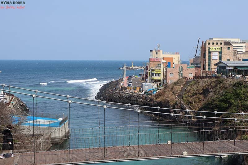 Riverside Park Stroll