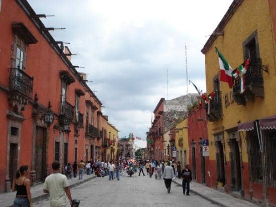 Jardín Allende & Parroquia
