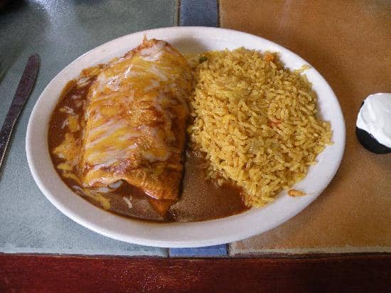 Giant Margaritas & Festive Drinks