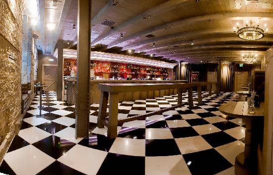 Lively Atmosphere & Live Music