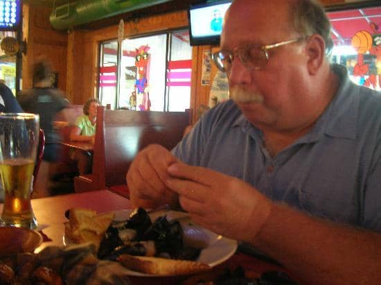 All-American Comfort Food & Sports Bar Vibe