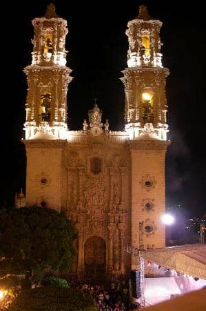 Opulent Gold Altarpieces