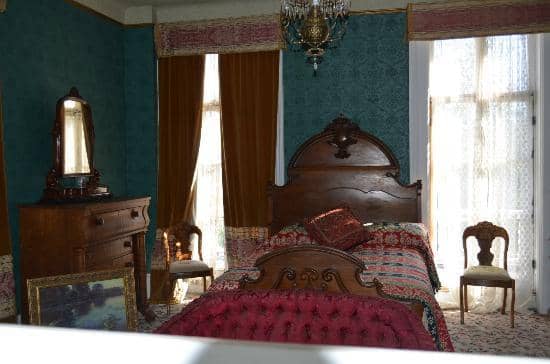 Christmas Candlelight Tours