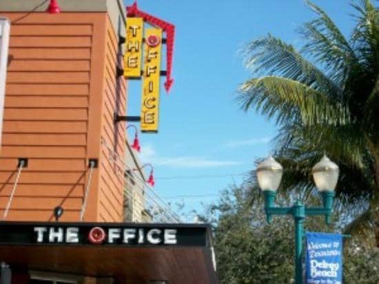 Vibrant Atmosphere & People-Watching