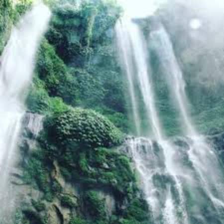 Hanging Restaurant & Bar