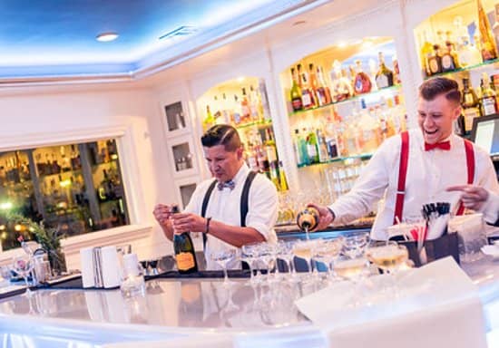 Elegant and Romantic Ambiance