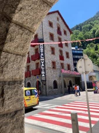 Historic Hostal Valira