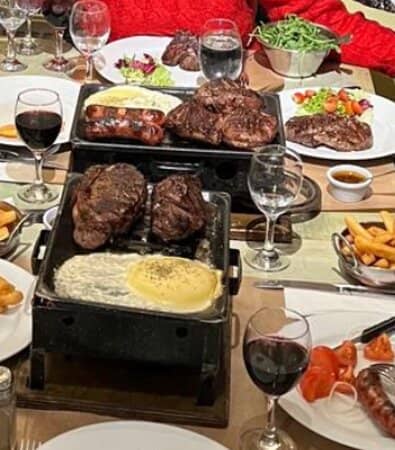 Warm Atmosphere & Exceptional Service