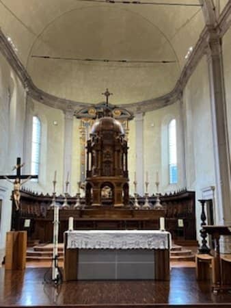 Striking Wooden Choir