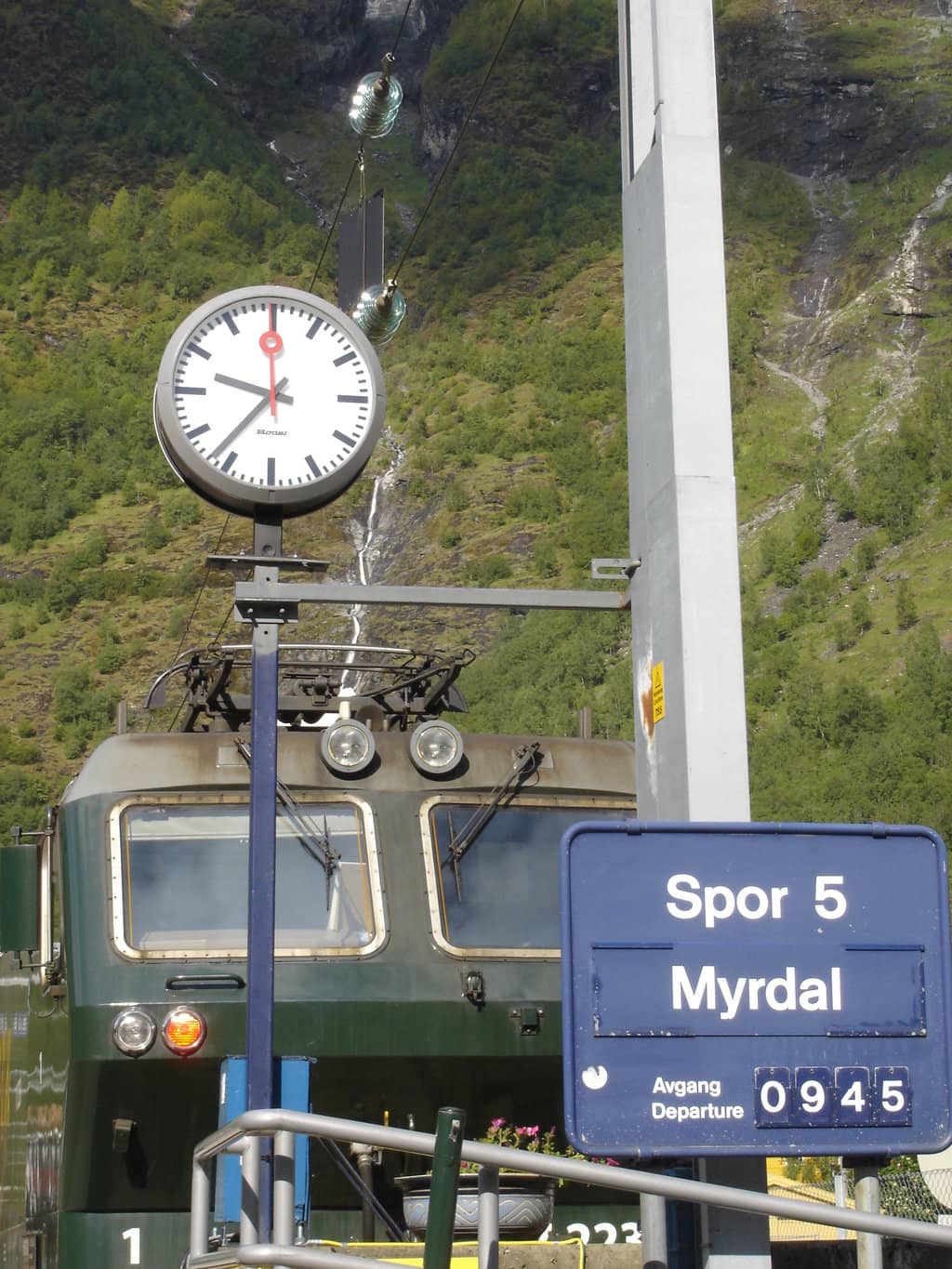Flåm Village Exploration