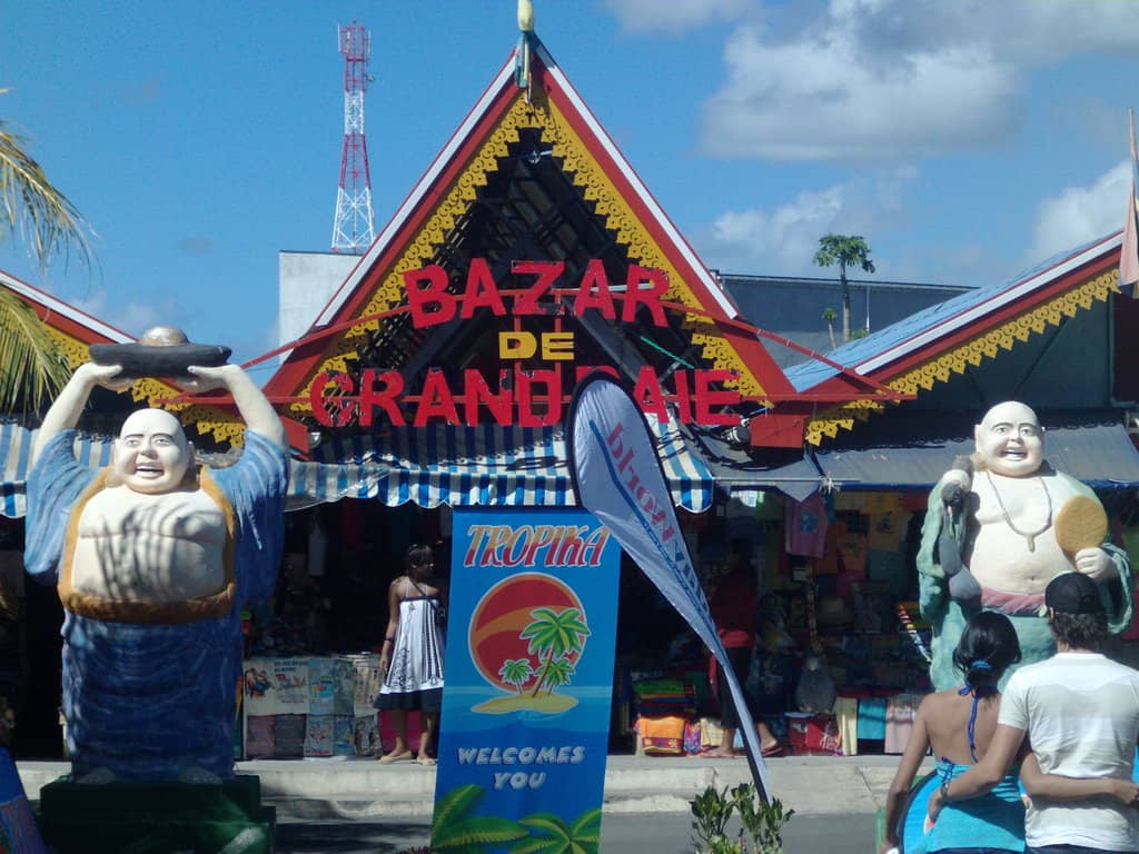 Vibrant Local Atmosphere