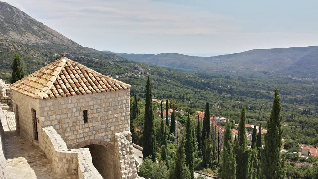 Panoramic Valley Views