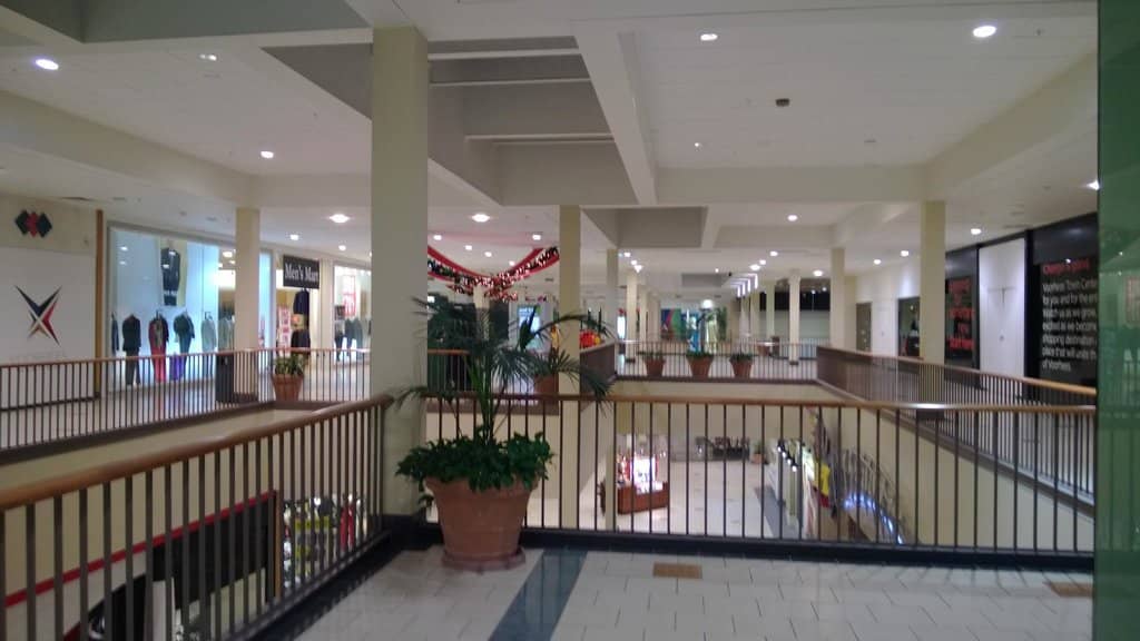 Liminal & Nostalgic Atmosphere