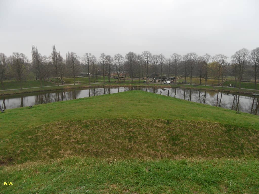 Cannon Demonstrations
