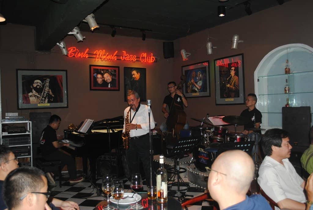 Legendary Mr. Quyển Văn Minh