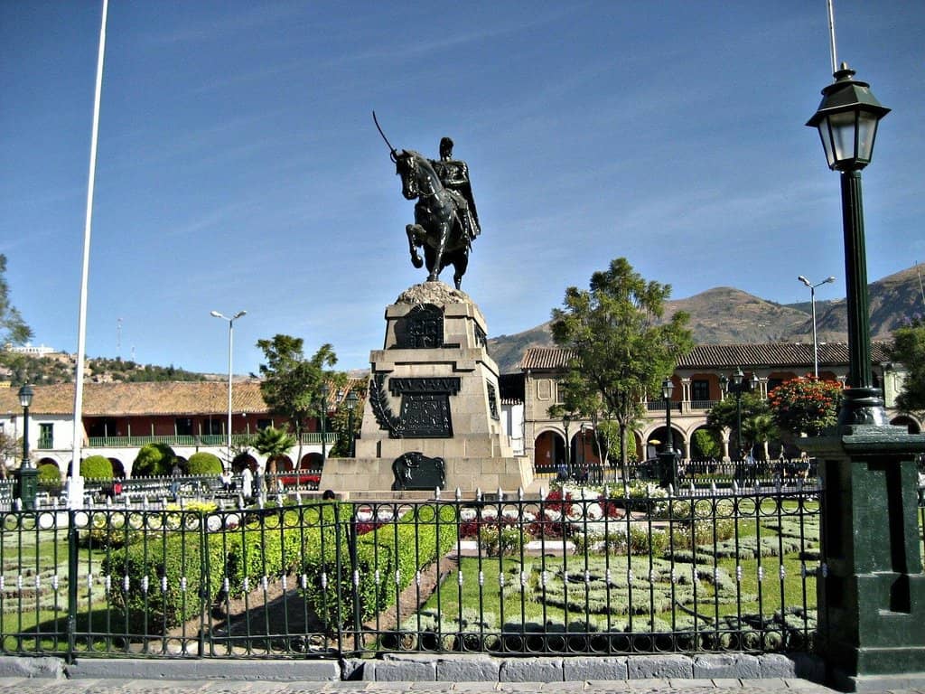 Central Plaza Atmosphere