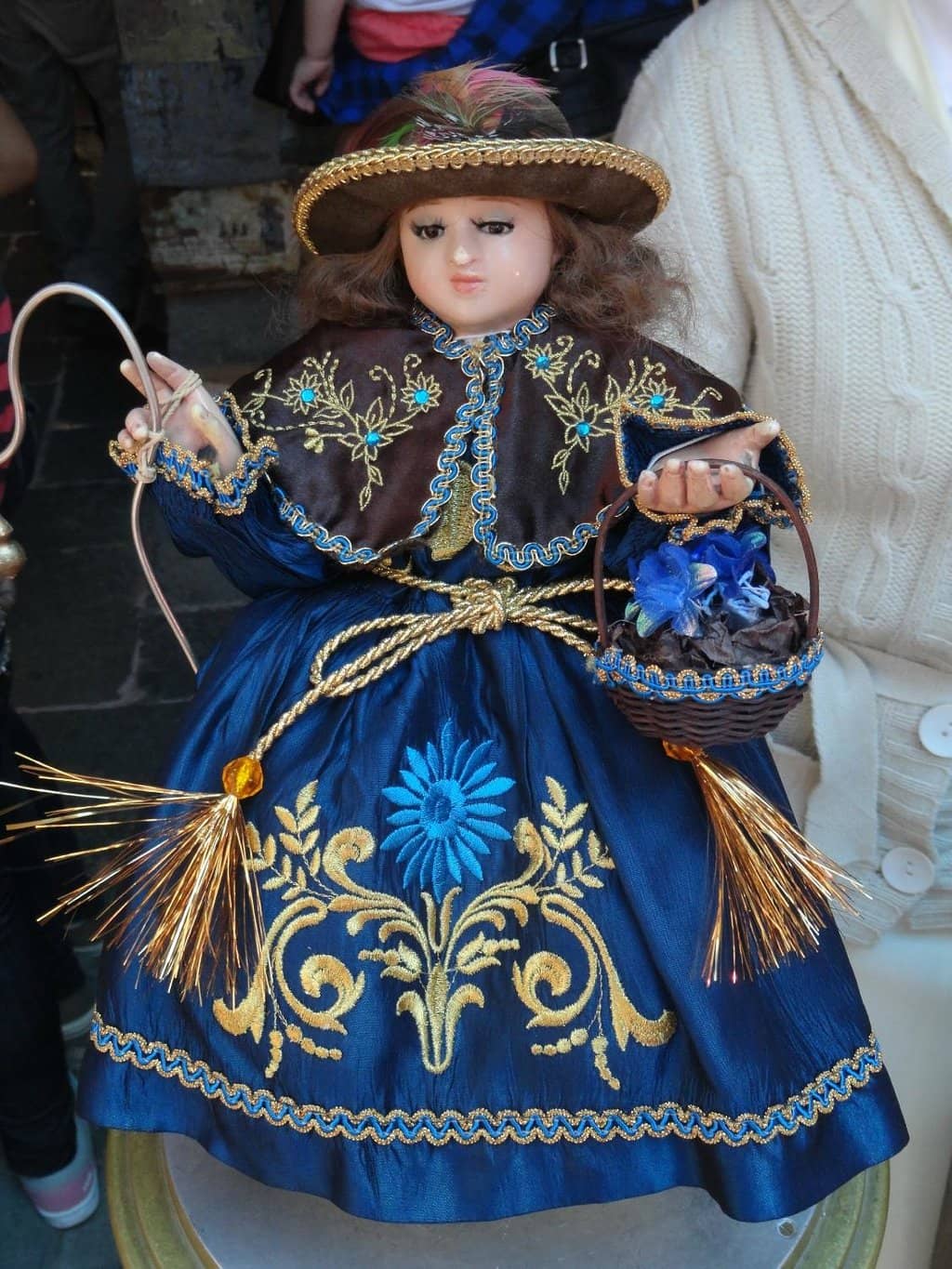 Gigante Santo Niño de Atocha Statue
