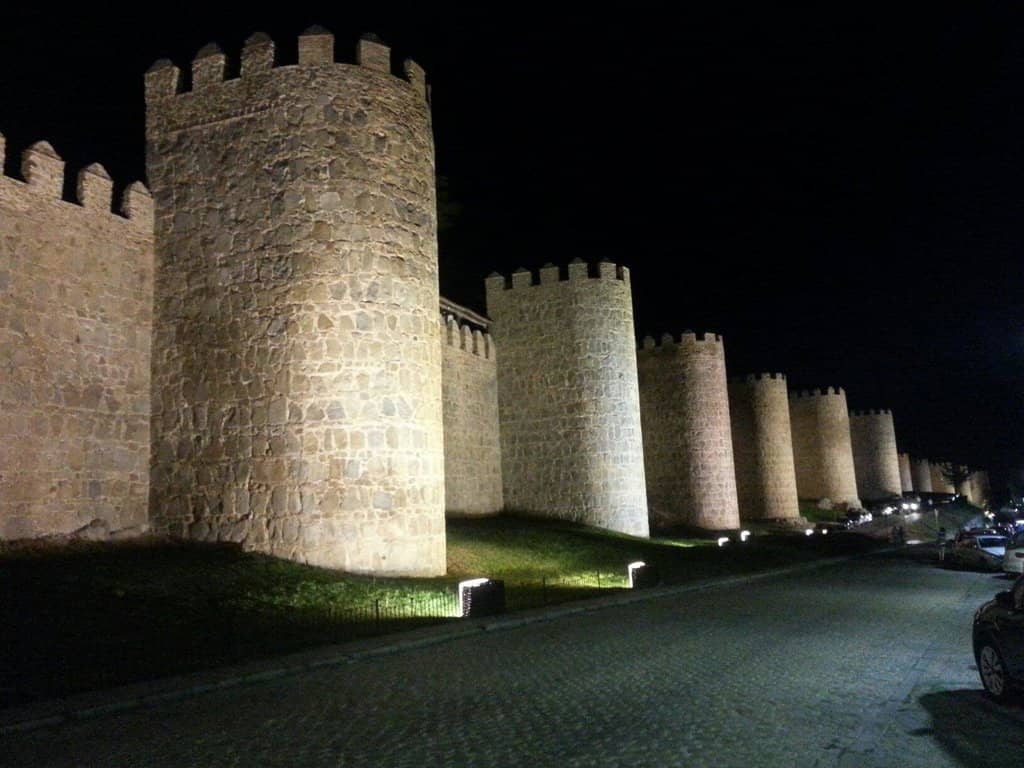 ÁVILA Letters Photo Op