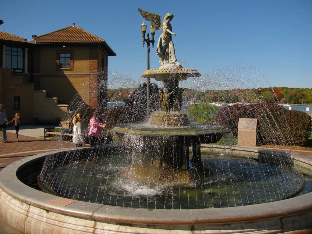 Geneva Lake Shore Path