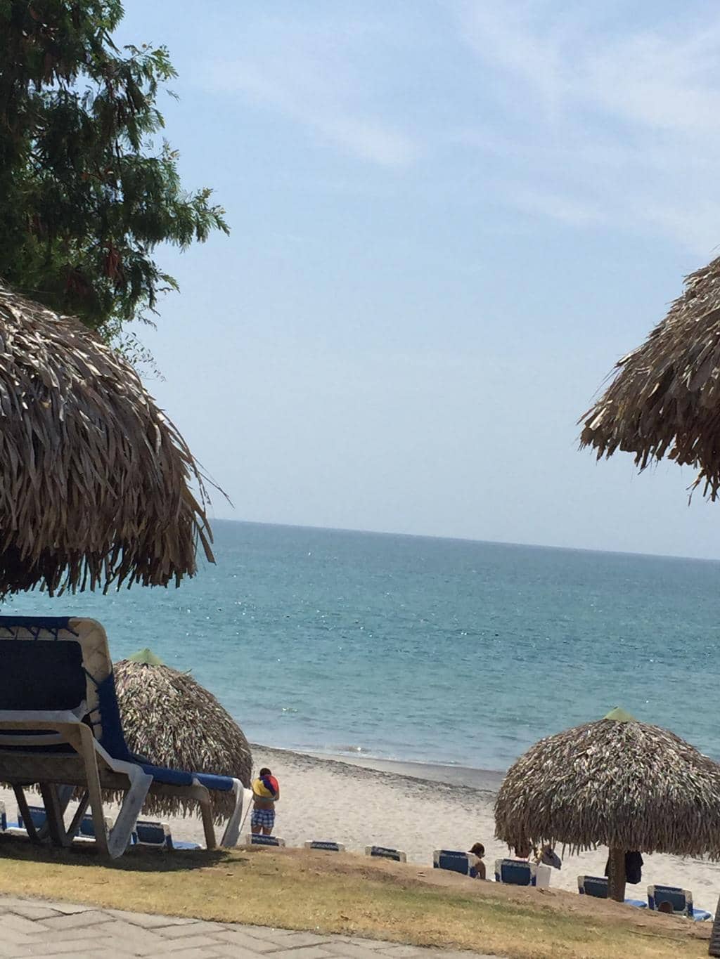 Beachfront Cabanas & Dining