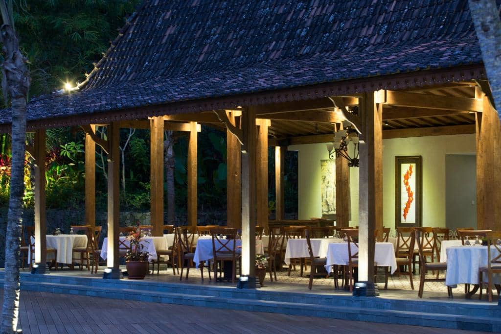 Recommended Dishes and Local Flavors