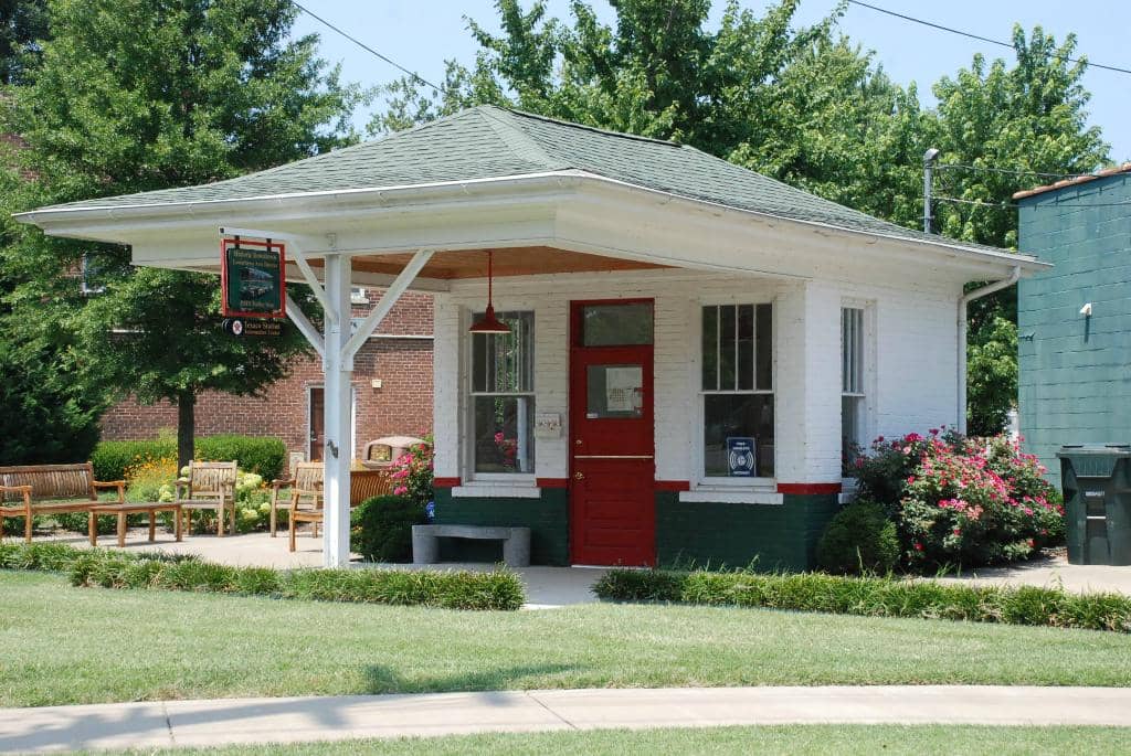 Art Galleries & Studios