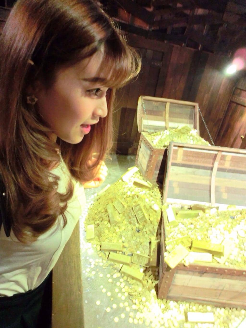 Genuine Gold Displays