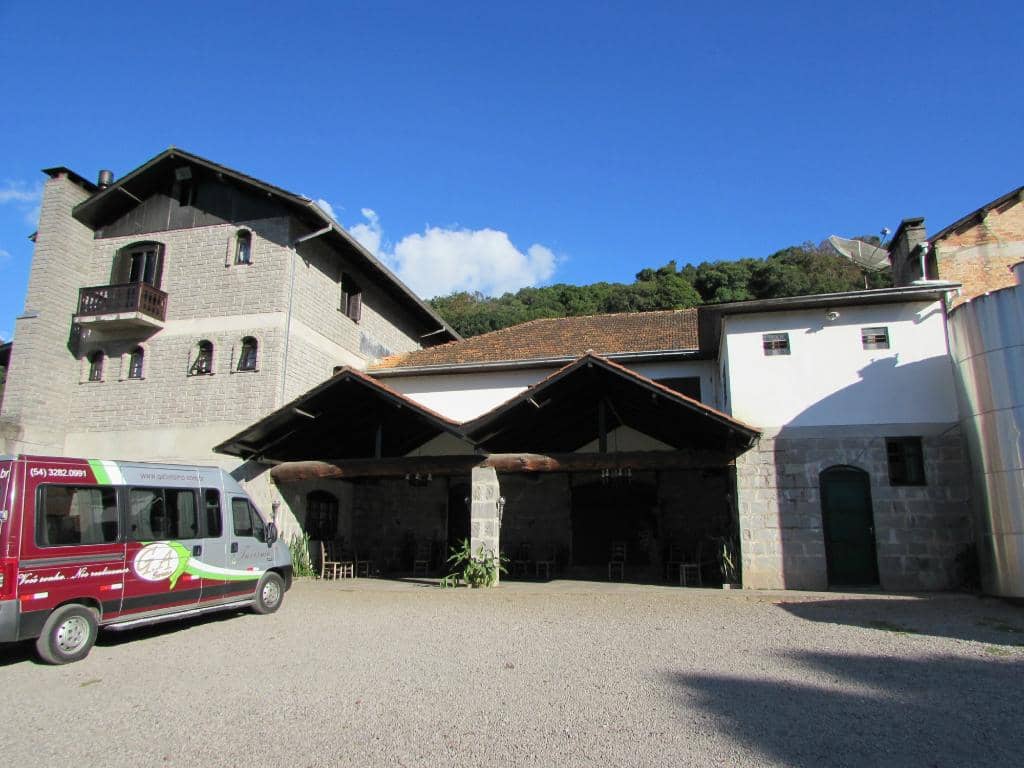 Vineyard Stroll & History