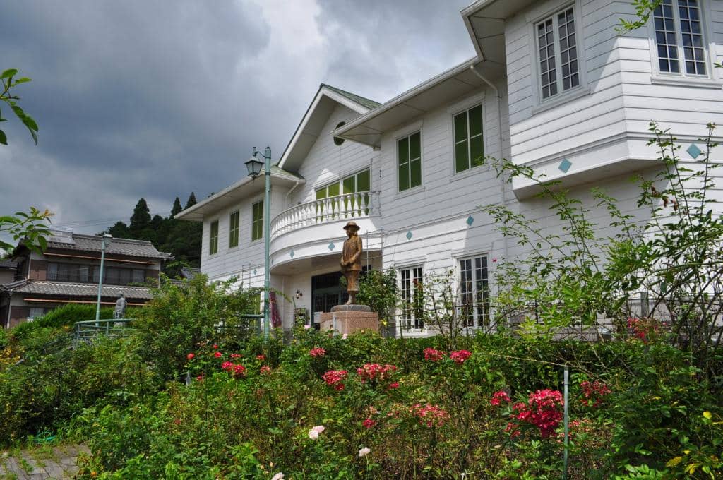 Panoramic Village Views