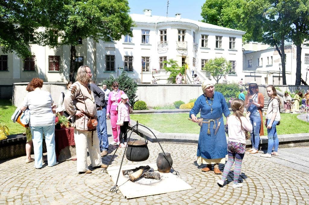 English Automation Watch