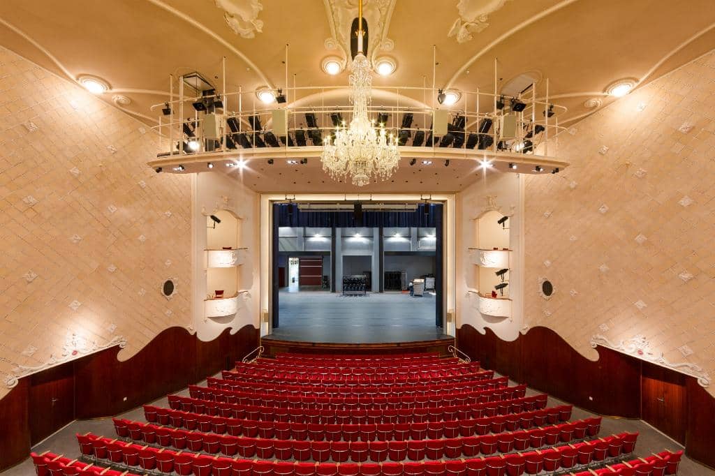 Diverse Performance Line-up